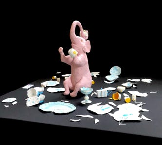 recycle kunst van papier met een olifant en veel kapot porselein van papier